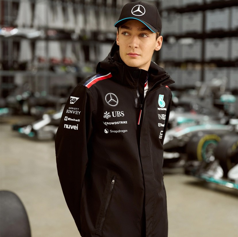 Mercedes PETRONAS ナイロンジャケット ブラック Mercedes-AMG PETRONAS 2024 Mens Rain Jacket - Long Sleeve
